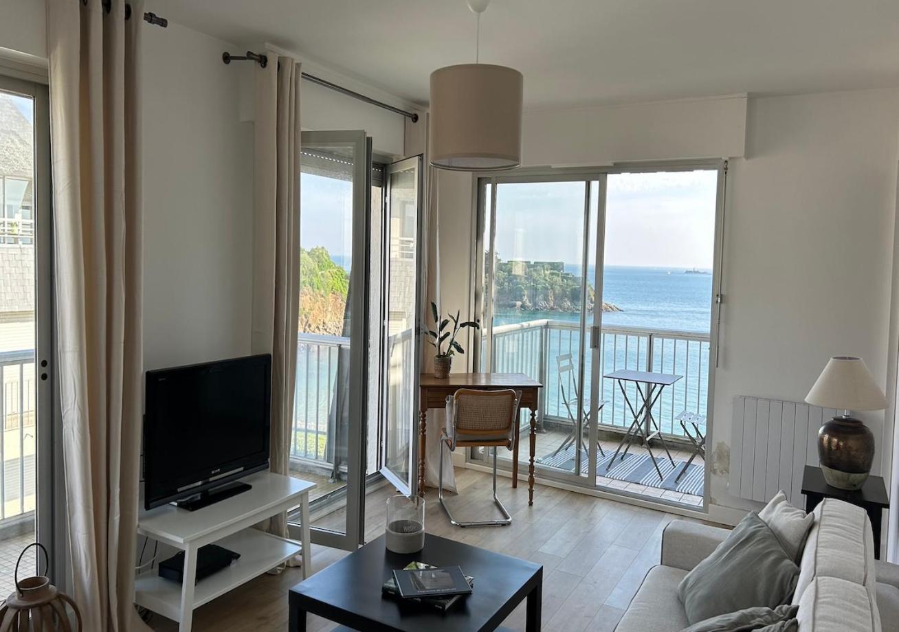 Appartement Pied Dans L'Eau - La Comtesse Saint-Quay-Portrieux Buitenkant foto